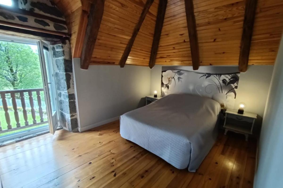 Gite 4 Personnes Dans Le Cantal Animaux Bienvenus Lascelle Eksteriør billede